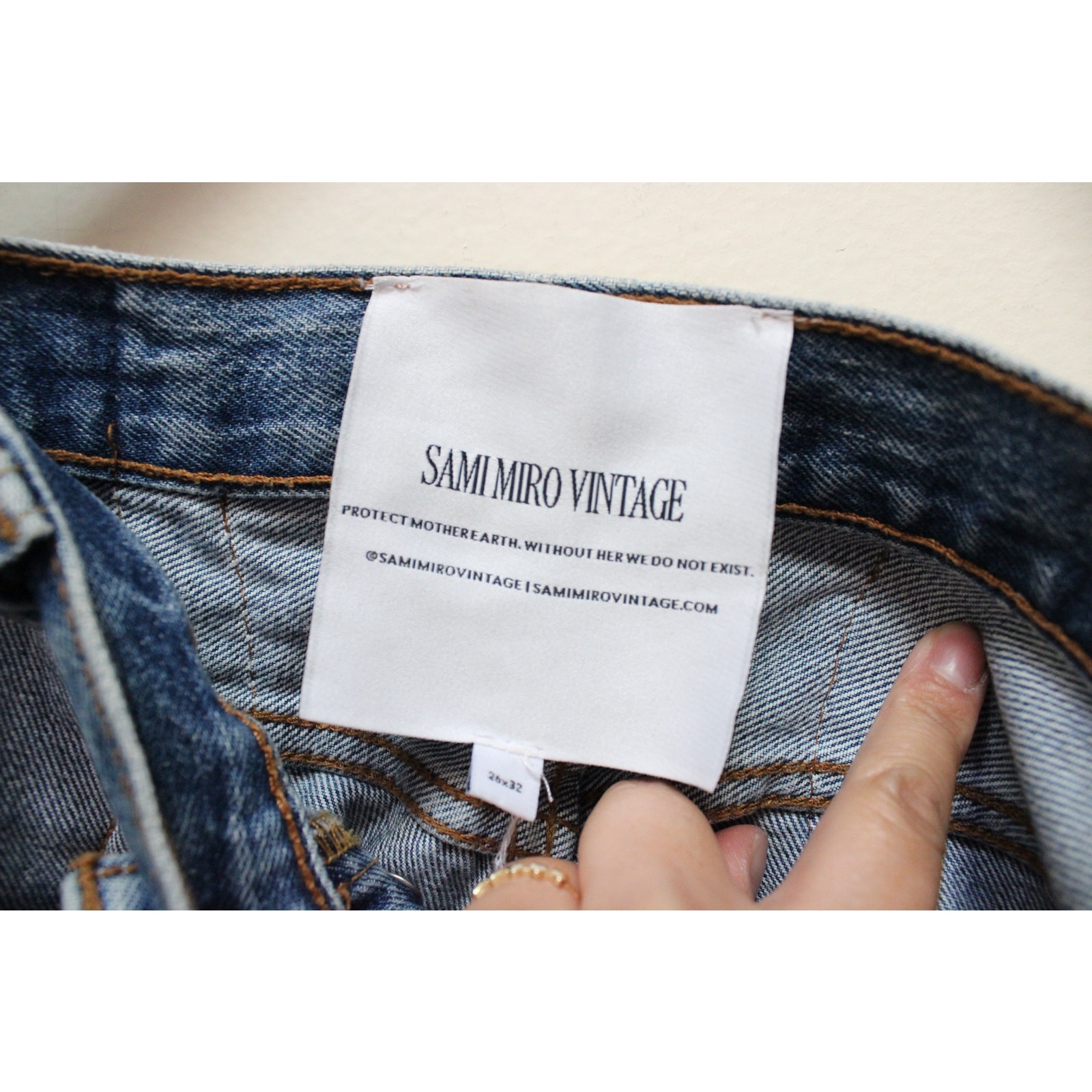 Nwt Sami Miro Vintage Levi's Constructed Denim Circle Pocket Jeans Size 26 — image 4 of 7